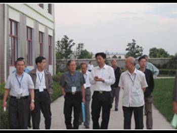 中国科学院和中国工程院院士周国治等来公司视察(图1)